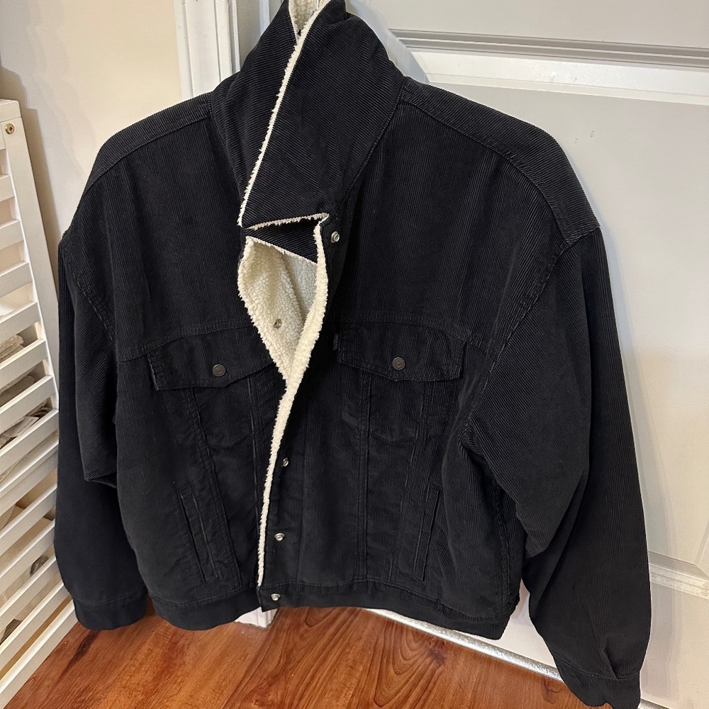 Levis sherpa lined trucker jacket